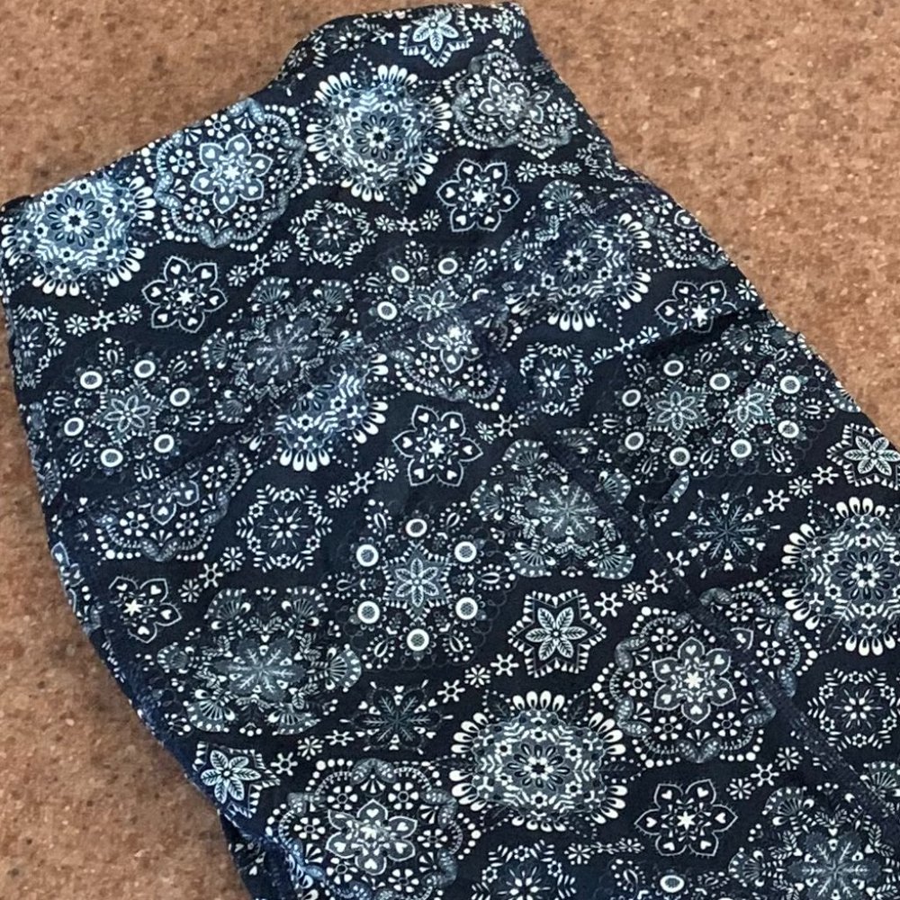 Eluminary Sz 3 (fits 14+) Blue on blue work out pants/leggings w/pockets NWT